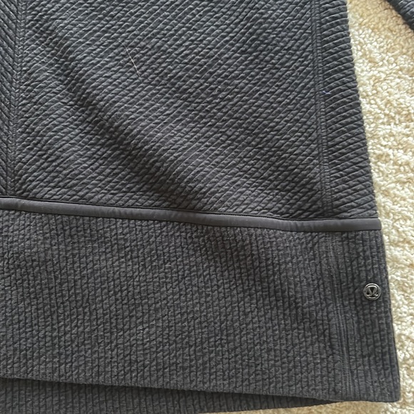 Lululemon On Repeat too - Picture 3 of 7